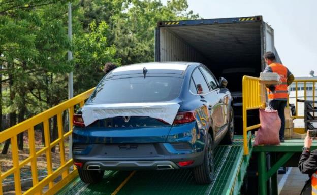 法国汽车巨头用集装箱运输汽车（降低汽车运输成本）