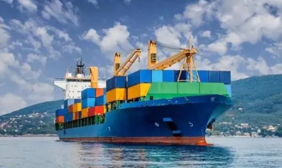 国际海运航线改道航次取消导致长滩港货运量直线下降（同比减少了8.2%）