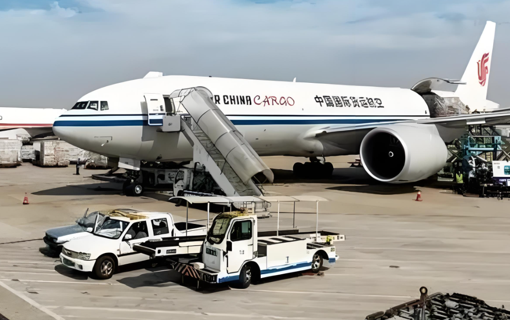 国际空运，旺季排仓